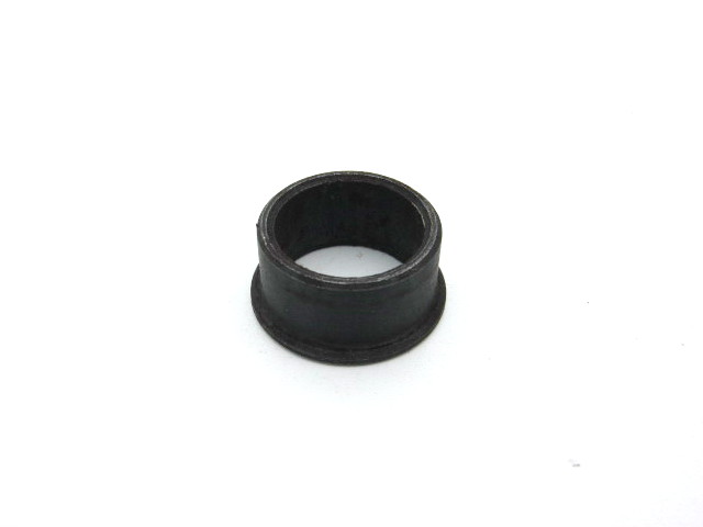 Wheel hub short thrust sleeve