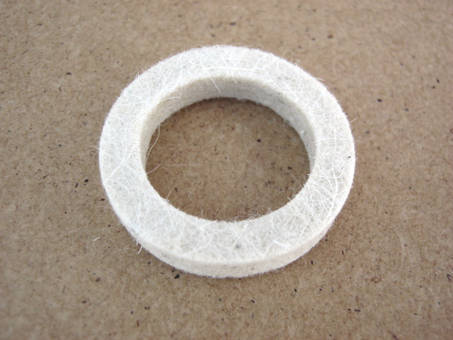 Gear pedal shaft felt seal 7204 / 7500 (EU)